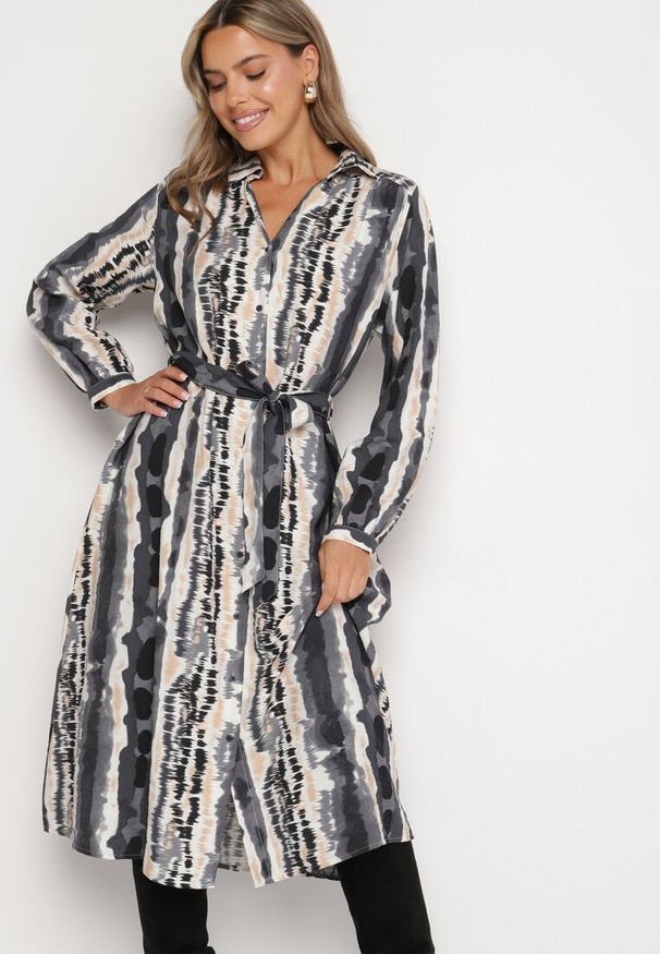 Born2be - Szara Wiskozowa Sukienka Koszulowa Wiązana Paskiem Ellariah. Okazja: na co dzień. Typ kołnierza: dekolt w kształcie V. Kolor: szary. Materiał: wiskoza. Wzór: aplikacja. Typ sukienki: koszulowe. Styl: elegancki, casual