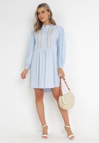 Born2be - Niebieska Pudełkowa Sukienka Mini z Ozdobnym Haftem Rosenwyn. Kolor: niebieski. Długość rękawa: długi rękaw. Wzór: haft. Długość: mini #5