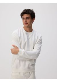 Reserved - Bawełniana bluza regular fit - złamana biel. Materiał: bawełna #1
