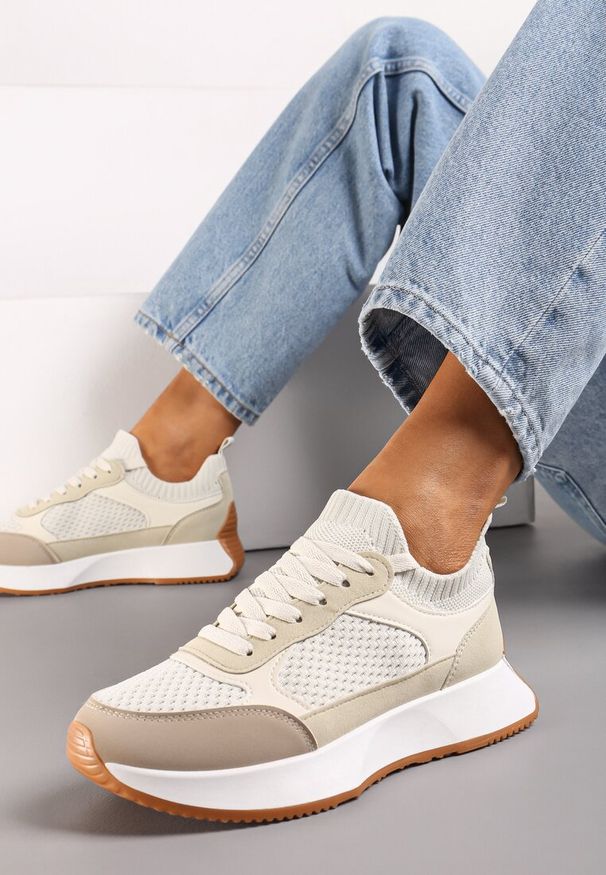 Born2be - Beżowe Wsuwane Sneakersy na Platformie z Elastyczną Cholewką Stratis. Zapięcie: bez zapięcia. Kolor: beżowy. Szerokość cholewki: normalna. Obcas: na platformie