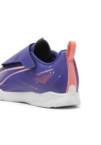 Puma - Dziecięce buty piłkarskie ULTRA 5 PLAY IT PUMA. Zapięcie: rzepy. Kolor: wielokolorowy, różowy, biały. Sport: piłka nożna