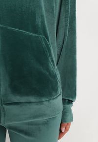 Born2be - Ciemnozielony 2-Częściowy Welurowy Komplet Dresowy ze Spodniami i Bluzą z Kapturem Bondia. Kolor: zielony. Materiał: welur, dresówka #7
