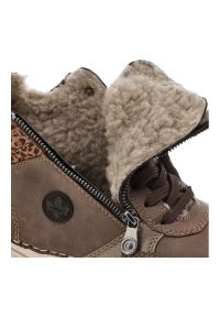 Brązowe Botki Rieker Solidne Ocieplane Buty Damskie. Okazja: na spacer, na co dzień. Zapięcie: sznurówki. Kolor: brązowy. Materiał: materiał, syntetyk. Wzór: motyw zwierzęcy. Sezon: zima, jesień. Styl: casual #6