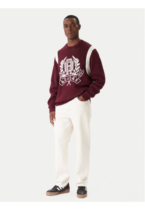 Adidas - adidas Sweter JX8215 Bordowy Regular Fit. Kolor: czerwony. Materiał: bawełna