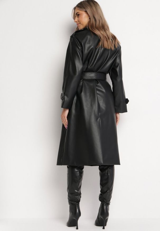 Born2be - Czarny Dwurzędowy Płaszcz Wiązany w Pasie z Kieszeniami Asella. Okazja: na co dzień. Kolor: czarny. Materiał: jeans. Styl: elegancki, casual, klasyczny