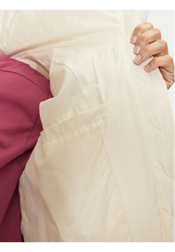 Fila Kurtka zimowa FAW0549 Écru Regular Fit. Materiał: syntetyk. Sezon: zima