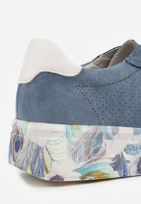 Renee - Niebieskie Skórzane Sneakersy na Plaformie w Pióra z Perforacją Tidessa. Okazja: na co dzień. Kolor: niebieski. Materiał: skóra. Wzór: aplikacja #8