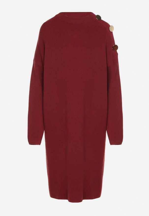 Born2be - Bordowa Sweterkowa Sukienka Pudełkowa Ozdobiona z Boku Guzikami Tustina. Okazja: na co dzień. Kolor: czerwony. Materiał: jeans. Wzór: aplikacja. Typ sukienki: proste. Styl: casual, elegancki