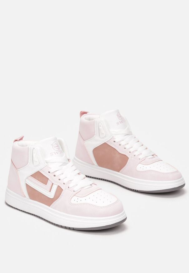 Renee - Biało-Różowe Sneakersy Maeramia. Okazja: na co dzień. Kolor: różowy. Materiał: jersey, jeans