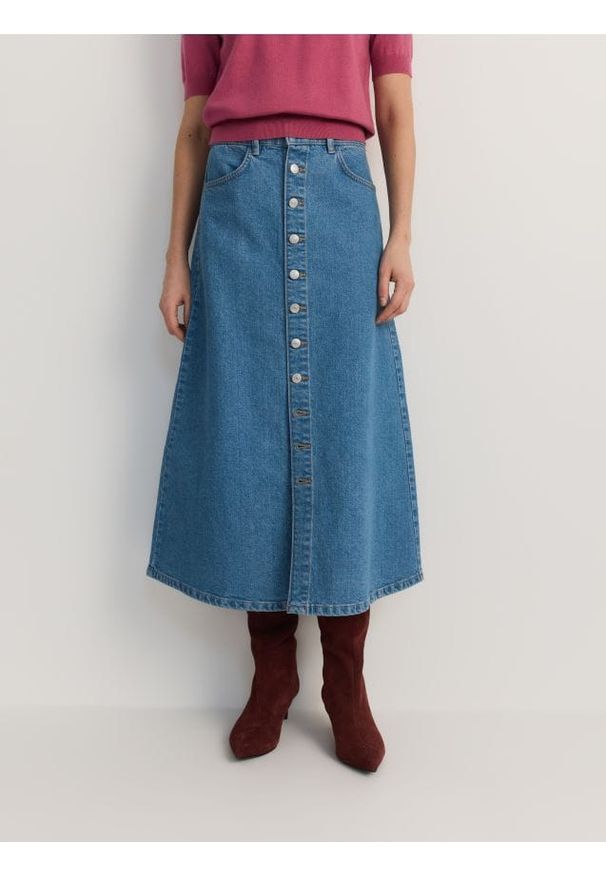 Reserved - Jeansowa spódnica midi z guzikami - niebieski. Kolor: niebieski. Materiał: jeans