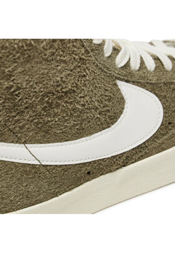 Nike Sneakersy Blazer Mid '77 Vntg DV7006 201 Zielony. Kolor: zielony. Materiał: skóra, zamsz