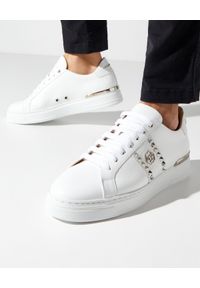 Philipp Plein - PHILIPP PLEIN - Białe sneakersy z ćwiekami. Nosek buta: okrągły. Zapięcie: sznurówki. Kolor: biały. Materiał: guma. Szerokość cholewki: normalna #1