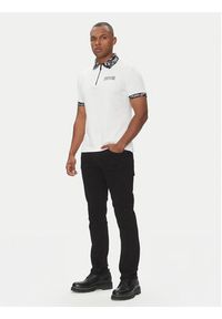 Versace Jeans Couture Polo 78GAGT02 Biały Regular Fit. Typ kołnierza: polo. Kolor: biały. Materiał: bawełna #5