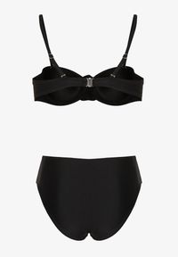 Renee - Czarne Bikini Majtki Figi Biustonosz Ozdobione Kwiatem 3D Tenionea. Kolor: czarny. Wzór: aplikacja, kwiaty #3