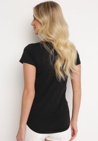 Born2be - Czarny Klasyczny T-shirt z Bawełny Ozdobiony Nadrukiem Getantia. Okazja: na co dzień. Kolor: czarny. Materiał: bawełna. Wzór: aplikacja, nadruk. Styl: klasyczny #2