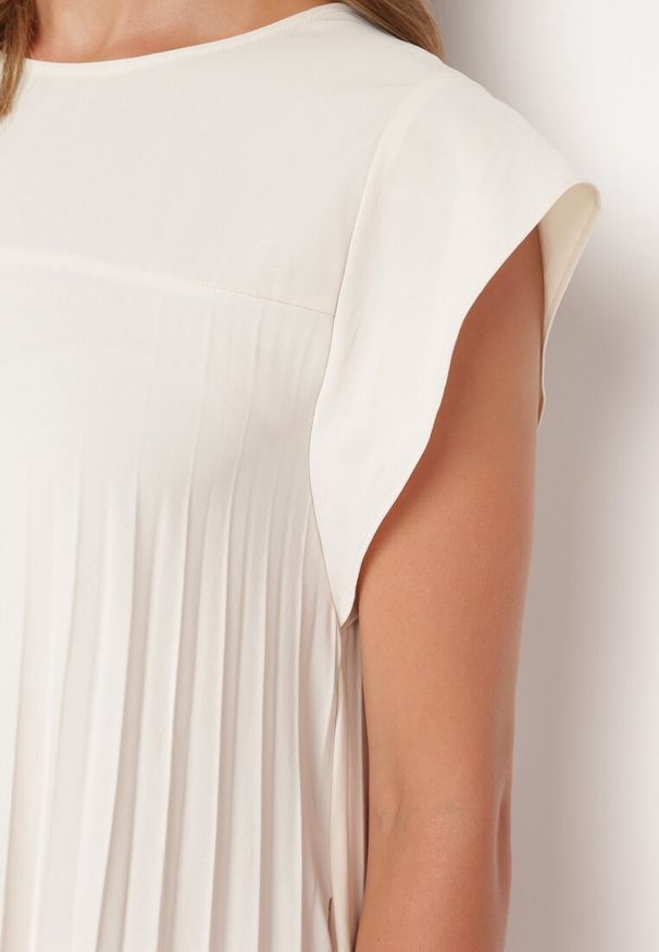 Born2be - Beżowa Plisowana Sukienka z Krótkim Rękawem Nlea. Kolor: beżowy. Długość rękawa: krótki rękaw