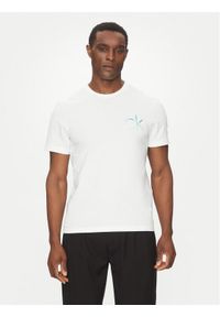 Calvin Klein T-Shirt Chest Logo K10K114146 Biały Regular Fit. Kolor: biały. Materiał: bawełna