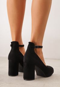 Born2be - Czarne Czółenka z Imitacji Zamszu na Słupku Shilova. Okazja: na spotkanie biznesowe. Zapięcie: pasek. Kolor: czarny. Materiał: zamsz. Sezon: jesień, wiosna, lato. Obcas: na słupku. Styl: biznesowy, klasyczny #2