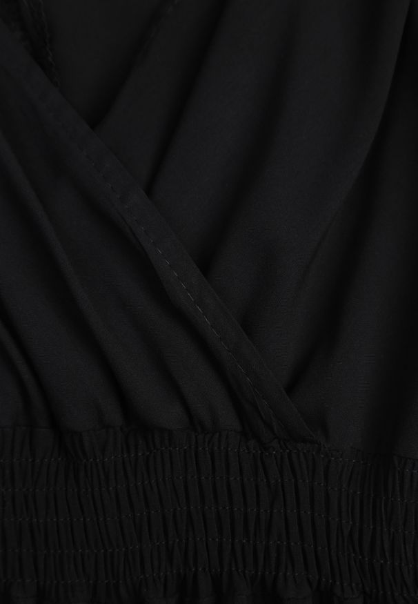 Renee - Czarny Kombinezon z Wiskozy Zotolio. Okazja: na co dzień. Kolor: czarny. Materiał: wiskoza. Długość: długie. Wzór: gładki. Sezon: lato. Styl: elegancki, casual