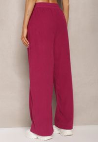Renee - Fioletowe Szerokie Spodnie o Prążkowanym Kroju z Gumką w Pasie Jovulla. Kolor: fioletowy. Materiał: prążkowany #2