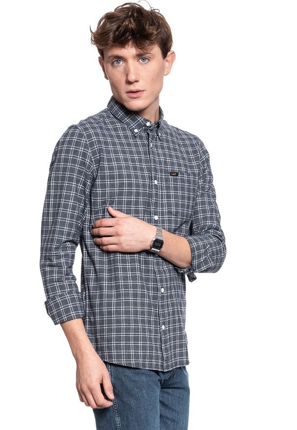 Lee - KOSZULA LEE REFINED BUTTON DOWN MIDNIGHT NAVY L882OQMA 112123594. Typ kołnierza: button down. Materiał: bawełna