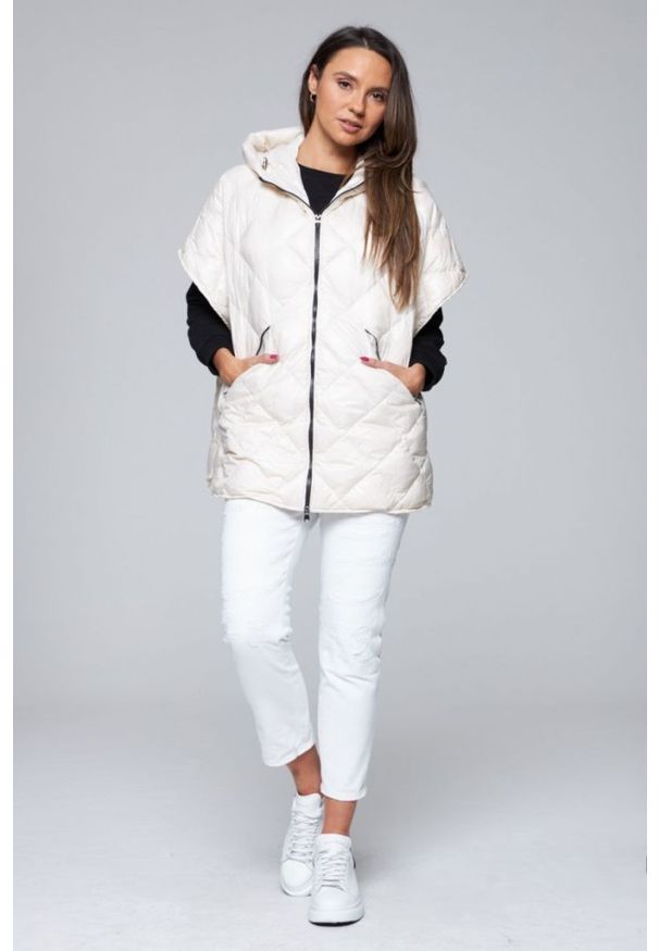 Hetrego - HETREGO Kremowy damski puchowy bezrękawnik Ginger z kapturem, Rozmiar S. Typ kołnierza: kaptur. Kolor: biały. Materiał: puch. Długość rękawa: bez rękawów
