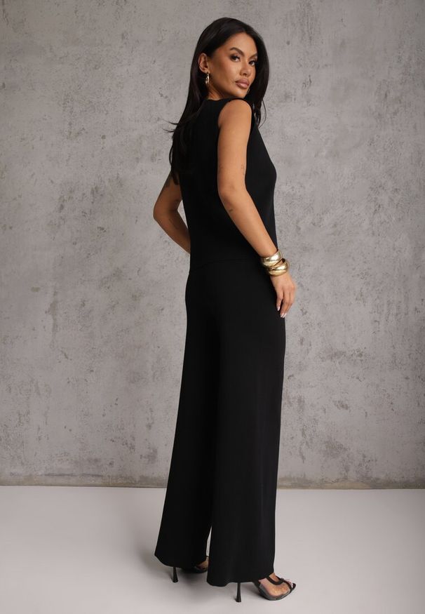 Renee - Czarny Komplet z Wiskozą Szerokie Spodnie i Kamizelka z Aplikacjami 3D Hirimi. Kolor: czarny. Materiał: wiskoza. Wzór: aplikacja