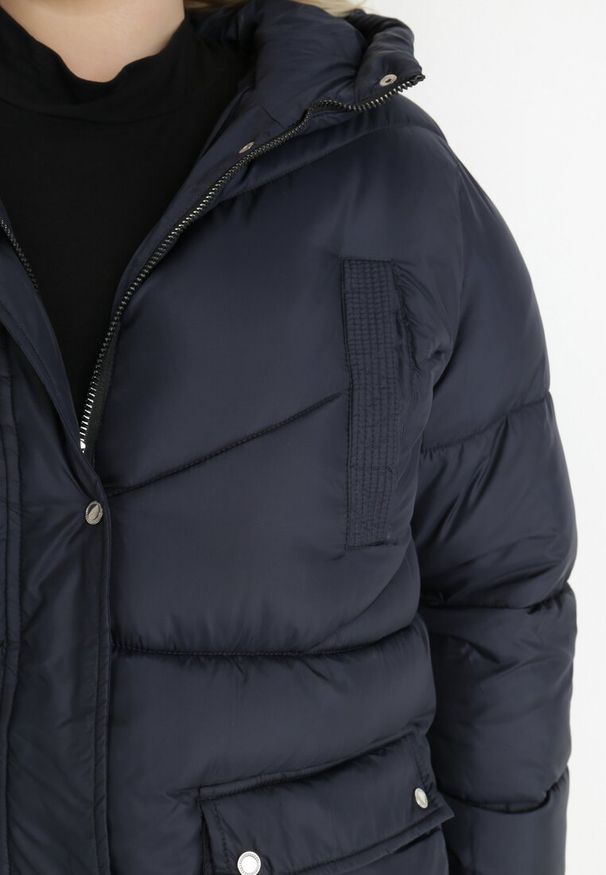 Born2be - Granatowa Kurtka Pikowana z Kapturem Lannea. Typ kołnierza: kaptur. Kolekcja: plus size. Kolor: niebieski. Materiał: jeans. Długość rękawa: długi rękaw. Długość: długie