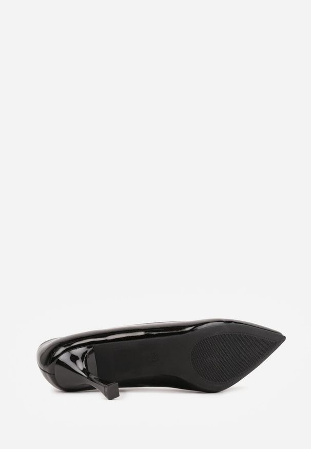 Born2be - Czarne Lakierowane Czółenka na Szpilce z Ozdobą Aroanoire. Okazja: na co dzień, do pracy. Kolor: czarny. Materiał: lakier. Wzór: aplikacja. Obcas: na szpilce. Styl: klasyczny, casual, elegancki