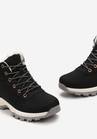 Born2be - Czarne Ocieplane Traperki na Grubej Podeszwie Agolek. Okazja: na co dzień. Kolor: czarny. Sezon: zima. Styl: casual #5