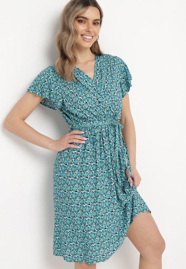 Born2be - Niebieska Sukienka z Wiskozy z Kopertowym Dekoltem i Gumką w Talii Moanalise. Kolor: niebieski. Materiał: wiskoza. Sezon: lato. Typ sukienki: kopertowe