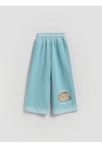 Reserved - Szerokie spodnie Pusheen - jasnoniebieski. Kolor: niebieski. Materiał: dzianina, bawełna, dresówka #1