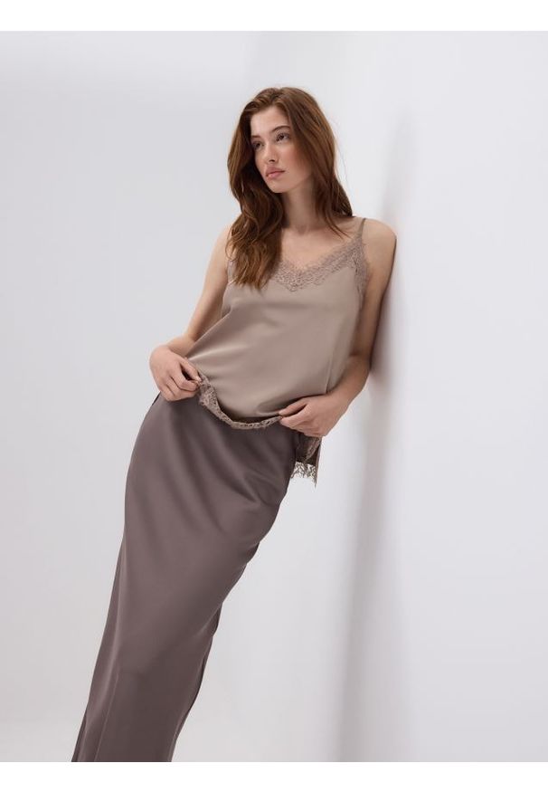 Reserved - Spódnica midi - brązowy. Kolor: brązowy. Materiał: tkanina. Wzór: gładki