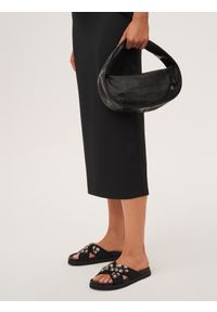 Kazar - Czarne klapki damskie na grubej podeszwie ozdobione cyrkoniami. Kolor: czarny. Materiał: tkanina. Wzór: aplikacja. Sezon: lato. Styl: elegancki #3