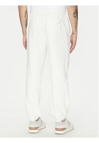 Guess Spodnie dresowe Z5GB06 K6ZS1 Biały Regular Fit. Kolor: biały. Materiał: bawełna #2