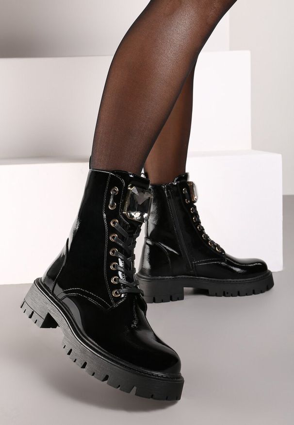 Renee - Czarne Sznurowane Botki na Platformie w Stylu Workerów z Aplikacją Kryształka Arrelae. Okazja: na co dzień. Zapięcie: sznurówki. Kolor: czarny. Materiał: jeans. Wzór: aplikacja. Obcas: na platformie. Styl: casual