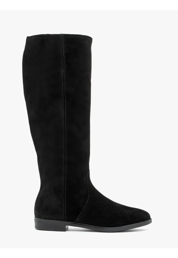 Ryłko - Czarne płaskie kozaki ze skóry welurowej. Okazja: na co dzień. Nosek buta: okrągły. Zapięcie: zamek. Kolor: czarny. Szerokość cholewki: normalna. Materiał: skóra, welur. Obcas: na obcasie. Styl: casual, street. Wysokość obcasa: niski