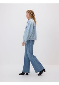 Reserved - Jeansy flare z wysokim stanem - niebieski. Stan: podwyższony. Kolor: niebieski. Materiał: jeans #1