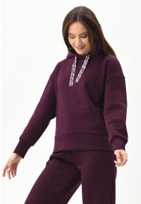 Volcano - Bluza z kapturem B-ROSI. Typ kołnierza: kaptur. Kolor: czerwony. Materiał: bawełna, materiał. Wzór: gładki, aplikacja, kolorowy. Styl: klasyczny #1