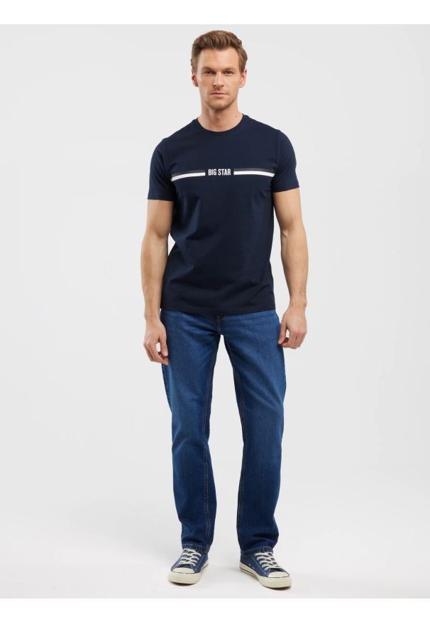 Big-Star - Koszulka męska z nadrukiem granatowa Lexor 403. Kolor: niebieski. Materiał: jeans, materiał, bawełna. Wzór: nadruk. Sezon: lato. Styl: klasyczny, sportowy