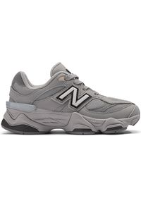 Buty dziecięce New Balance PC9060GB – szare. Okazja: na co dzień, na uczelnię. Kolor: szary. Materiał: guma, materiał, syntetyk. Szerokość cholewki: normalna. Sport: turystyka piesza