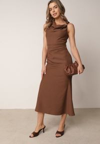 Born2be - Brązowa Sukienka VICES Ozdobiona Aplikacją na Ramieniu Palleleora. Okazja: na wesele, na ślub cywilny. Kolor: brązowy. Wzór: aplikacja. Typ sukienki: proste. Styl: elegancki #4
