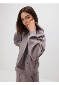 Reserved - Oversizowa bluza - brązowy. Kolor: brązowy. Materiał: dzianina. Wzór: gładki