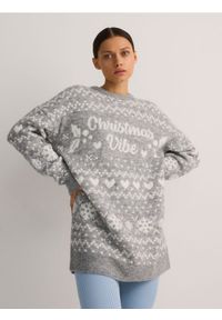 Reserved - Sweter ze świątecznym motywem - ciemnoszary. Kolor: szary. Materiał: wełna, dzianina. Styl: wizytowy #1