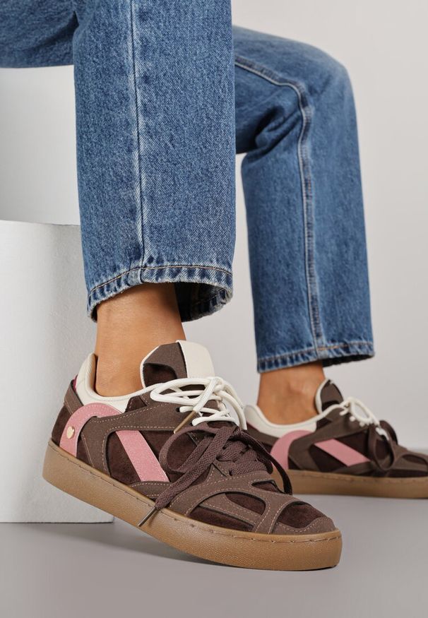 Renee - Brązowe Sneakersy Kultowe Tenisówki z Podwójnymi Sznurówkami Luvitta. Okazja: na spacer, na co dzień. Kolor: brązowy. Materiał: satyna, skóra. Sport: turystyka piesza, bieganie