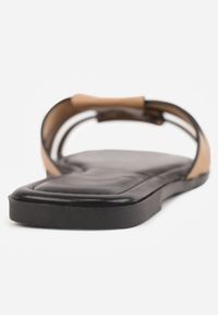 Renee - Ciemnobeżowe Klapki z Geometryczną Cholewką Lilinerris. Okazja: na co dzień. Kolor: beżowy. Materiał: jeans. Wzór: geometria. Sezon: lato. Styl: casual #5