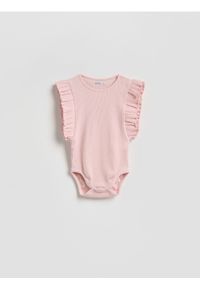 Reserved - Body z falbanką - różowy. Kolor: różowy. Materiał: bawełna, dzianina