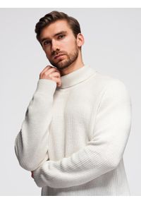 Ombre Clothing - Klasyczny sweter męski z golfem z bawełny - biały V3 - Rozmiar: XXL. Okazja: do pracy, na spotkanie biznesowe. Typ kołnierza: golf. Kolor: biały. Materiał: bawełna. Wzór: prążki, ze splotem. Sezon: zima, jesień. Styl: klasyczny