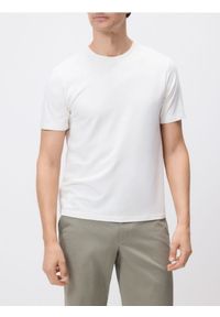 Reserved - T-shirt regular z włóknem bambusowym - złamana biel. Materiał: włókno