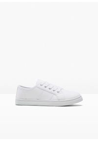 bonprix - Sneakersy Pride. Kolor: biały. Wzór: aplikacja #1